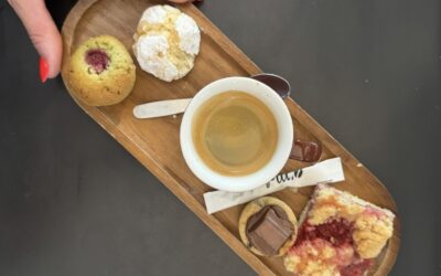 Le café gourmand : la seule “tradition” française qui a moins de 40 ans